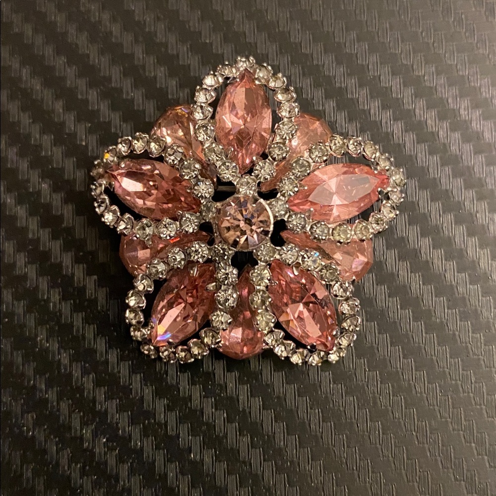 Vintage Weiss Pink Crystals Brooch Clear Rhinestone Silver Tone